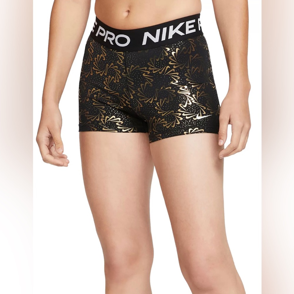 Nike Dri-FIT Mid-Rise 3" Shorts